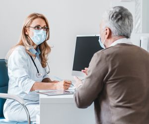 Terapia elektrowstrząsami - skuteczność. Jakie są wskazania do jej stosowania?