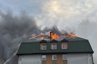 Pożar bloku mieszkalnego w Ząbkach