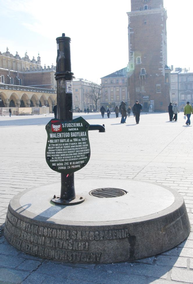 45 lat temu Walenty Badylak dokonał samospalenia na Rynku Głównym w Krakowie. Protestował przeciwko zakłamywaniu prawdy o zbrodni katyńskiej