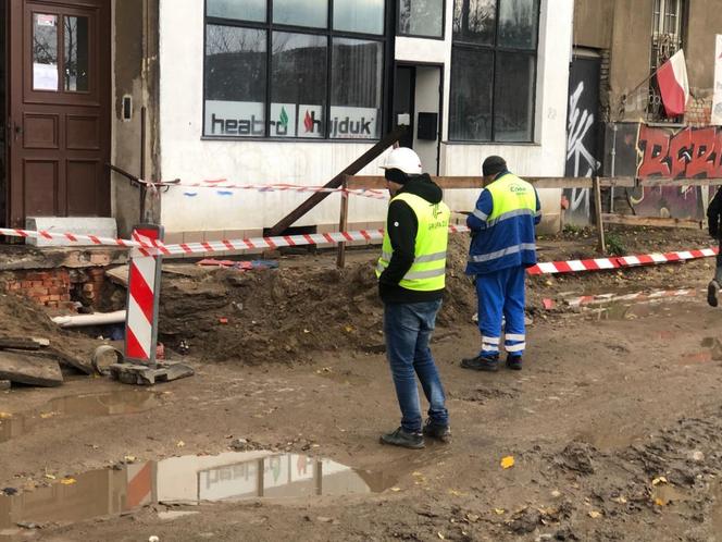 Uszkodzony gazociąg na ul. Kolumba