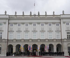 Zełenski z żoną w Pałacu Prezydenckim. Tak przywitał ich Duda