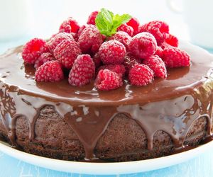 Ten przepis na ciasto czekoladowe z malinami jest w mojej rodzinie od lat. Zawsze się udaje