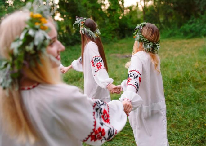 Słowiańskie stroje, tradycje i zwyczaje