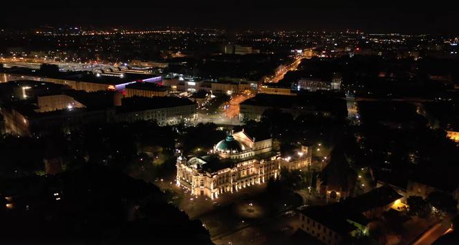 Tak znika Kraków. Widok gasnących świateł w mieście robi wrażenie! [WIDEO]