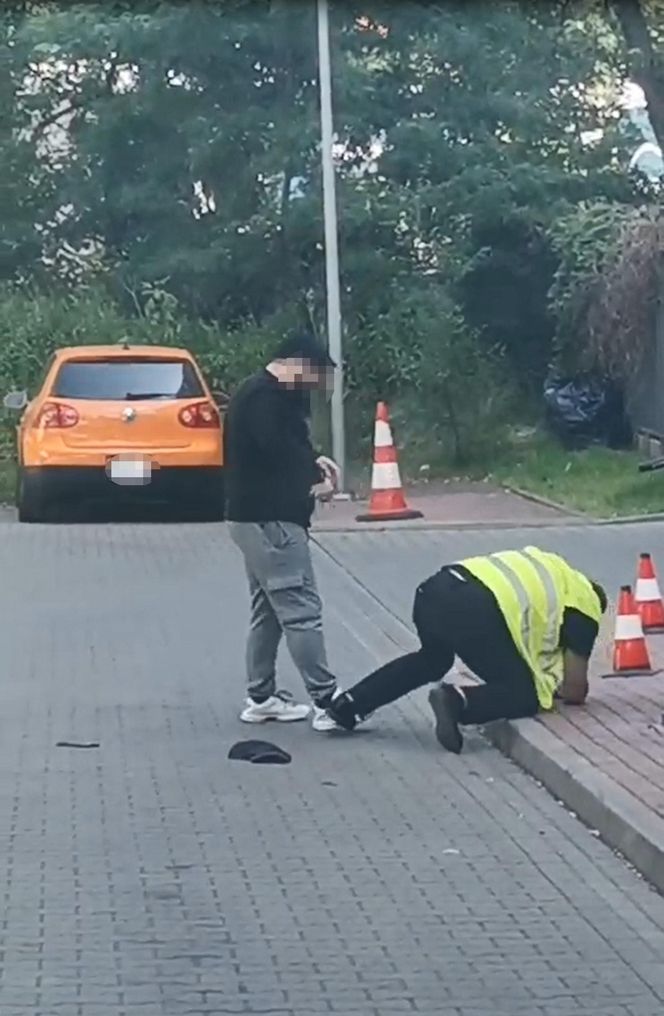 Dostawca jedzenia pobił ochroniarza w Warszawie! Poszło o parkowanie na Ochocie 