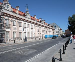 Pałac Branickich w Warszawie: hołd dla budowniczych powojennego miasta