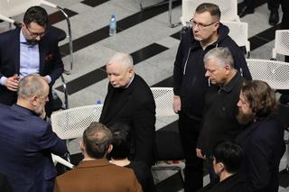 Jarosław Kaczyński nie wytrzymał: Uważaj gówniarzu, żebyś ty nie siedział [WIDEO]