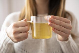 Zielona herbata to bomba zdrowotna. Ale nigdy nie łącz jej z tymi produktami!