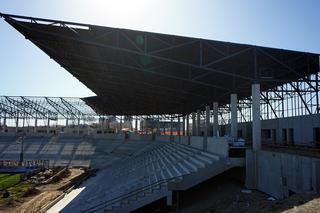 Przebudowa stadionu w Szczecinie: Jedna trybuna już pod dachem [ZDJĘCIA]