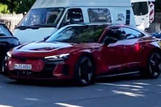 Robert Lewandowski przyjechał na trening Bentleyem