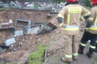 Na cmentarzu zapadła się ziemia! W gigantycznej dziurze zaległo kilkadziesiąt grobów