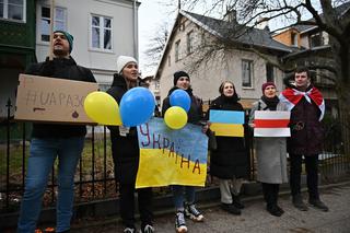 Solidarność z Ukrainą: Manifestacja pod konsulatem Rosji
