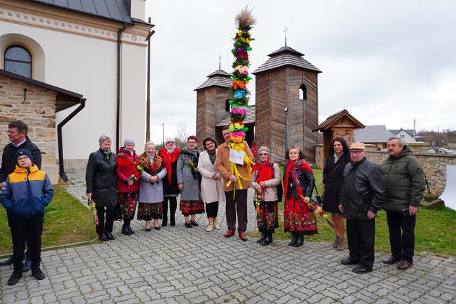 Rekordowe palmy i kiermasz świąteczny w Krynkach