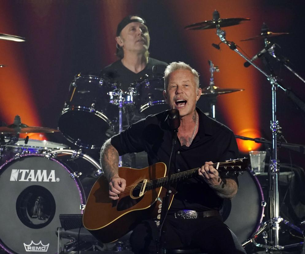 Metallica coveruje Thin Lizzy! Jak brzmi akustyczna wersja “Borderline?