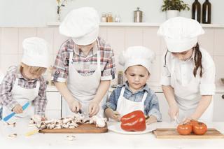 Gotowanie z dzieckiem: przepisy na proste potrawy, które dziecko może zrobić z niewielką pomocą dorosłego