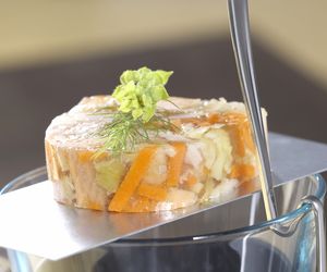 Pstrąg w galarecie: przepis na wigilijną wieczerzę i nie tylko