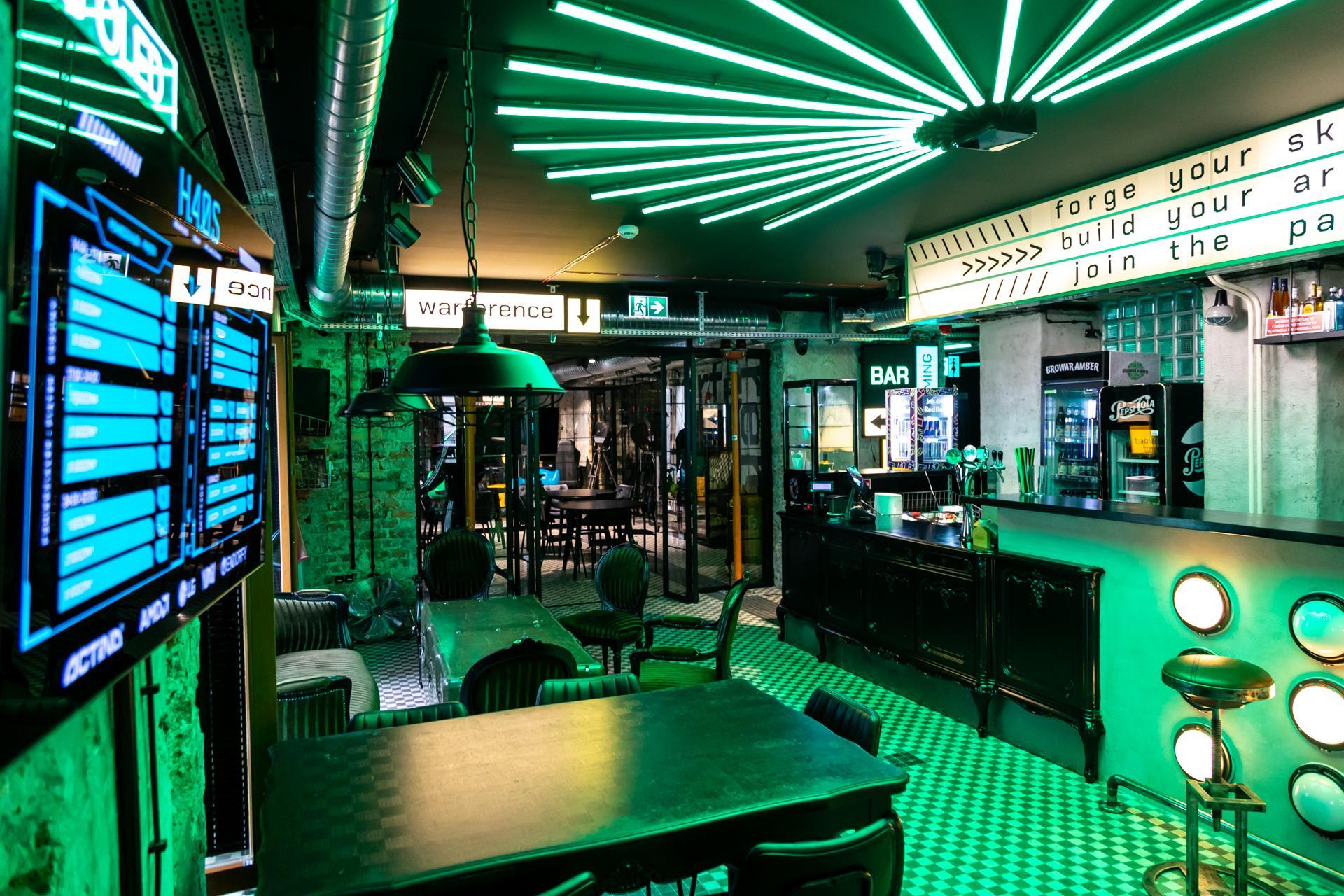 Pub H.4.0.S. Warszawa – przestrzeń przy barze
