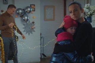 	M jak miłość odc. 1858. Nadia (Mira Fareniuk), Magda (Anna Mucha), Andrzej Budzyński (Krystian Wieczorek)