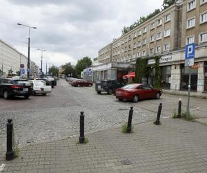 Niedawno obchodziliśmy jej siódme urodziny, ósmych już nie będzie. Największa w Warszawie dziura rozpłynęła się w powietrzu