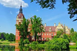 Przepiękne miejsce z odznaczeniem UNESCO blisko granicy polsko-niemieckiej. Zobaczcie jak wygląda Park w Mużakowie