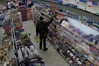 Zabrał ze sklepu alkohol, zagrychę i uciekł bez płacenia. Mężczyzny szuka policja [ZDJĘCIA]