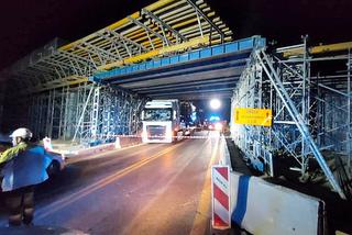 TIR na DK1 zniszczył konstrukcję nowego wiaduktu