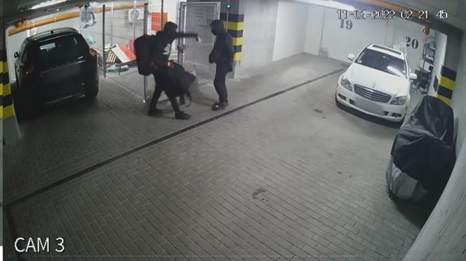 SZOK! Złodzieje urządzili sobie tańce podczas plądrowania garażu! Wszystko się nagrało