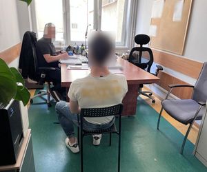 Rosjanin kopnął go w twarz i odjechał skuterem. Zrobił to za 200 złotych