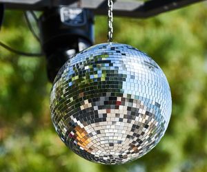 Letni luz i rytmy house. Silent Disco w Galerii Copernicus już w piątek