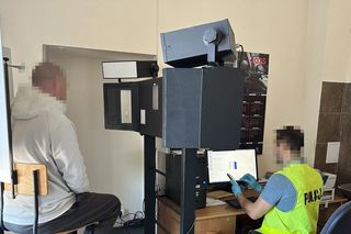 Jaworzno: Groził sąsiadom śmiercią i podpalił im drzwi