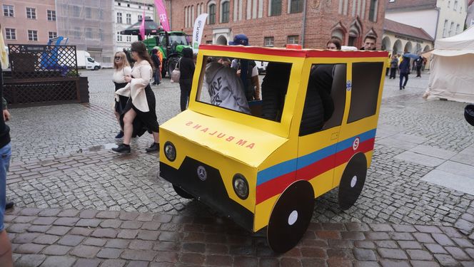 Kortowiada 2025. Studenci nie zawiedli. Zobacz najlepsze przebrania z Parady Wydziałów!
