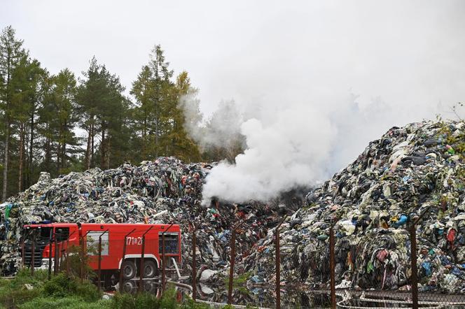 Pożar w Kamieńcu, zdjęcia z akcji strażaków z 1 listopada