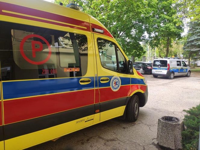Atak na ratowników medycznych i strażników miejskich