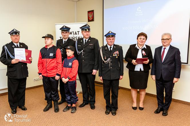 „Niech połączy nas hymn” - piękna, kolorowa premiera w siedzibie Starostwa Powiatowego