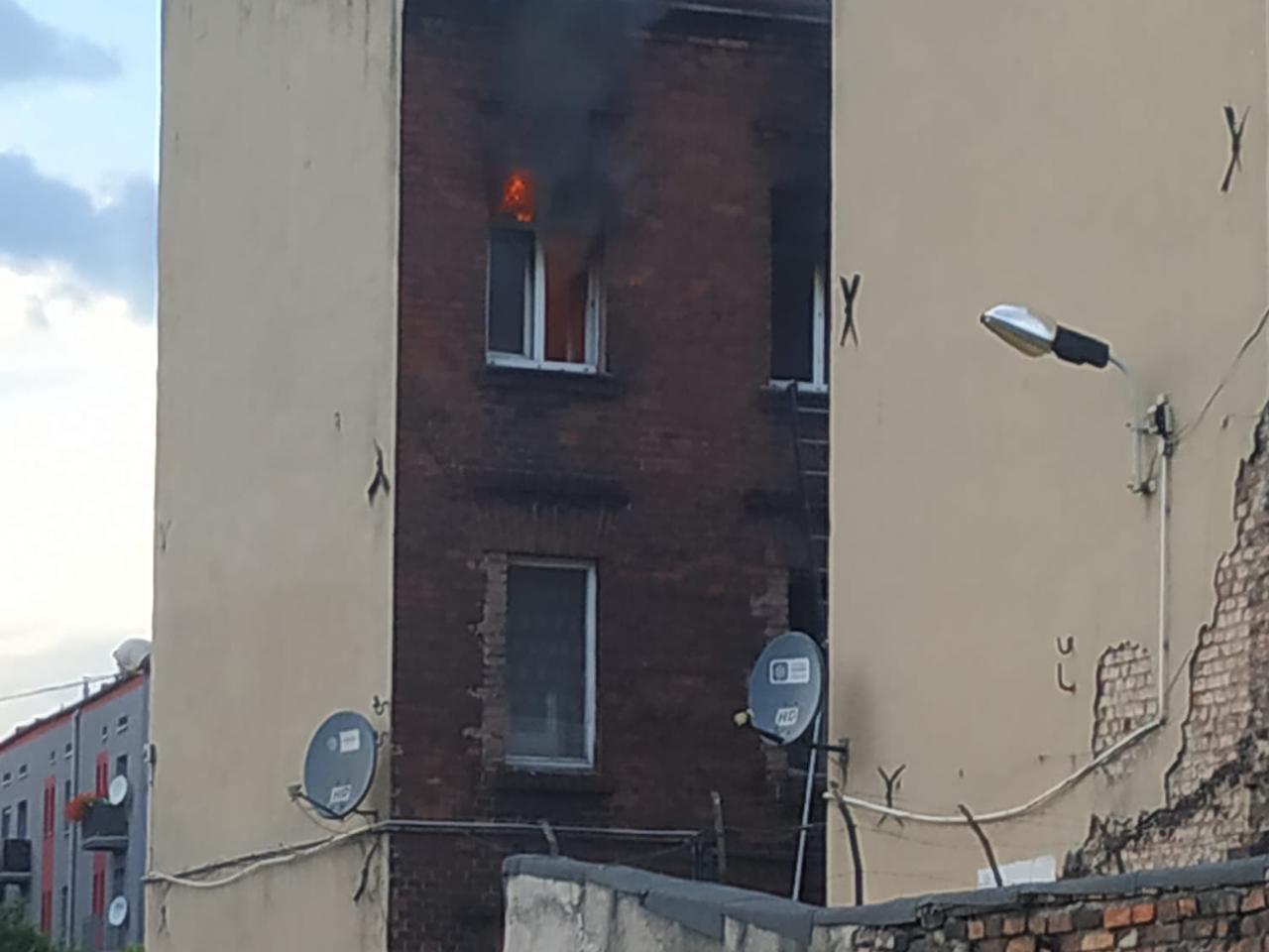 Tragiczny pożar w Chorzowie. Nie żyje 68-letni mężczyzna