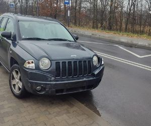 Jeep z impetem wjechał w skodę. 8-latka potrącona na pasach