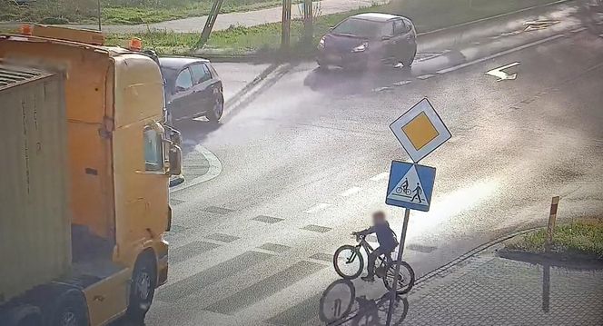  Wyszków. Wypadek na przejściu. 8-latek potrącony przez ciężarówkę [ZDJĘCIA].