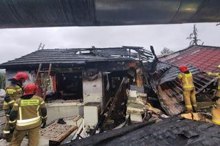 Tragiczny pożar domu w Grudziądzu! Nie żyje 52-latek, a dwie osoby trafiły do szpitala [ZDJĘCIA]