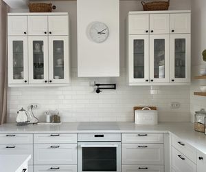 Dom w stylu modern farmhouse to marzenie miłośników natury. Jest sielsko, minimalistycznie i romantycznie!