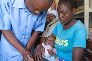 Milion zaszczepionych dzieci przeciw malarii w pół roku. Trwa walka z plagą