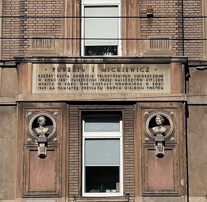 Historyczny zespół budynków przy Al. Jerozolimskich 28, 30, 32 oraz ul. Brackiej 16 w Warszawie