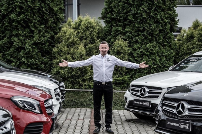 Adam Małysz jeździ Mercedesami