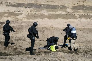 Pseudokibice w rękach policji. Grozi im nawet 20 lat więzienia