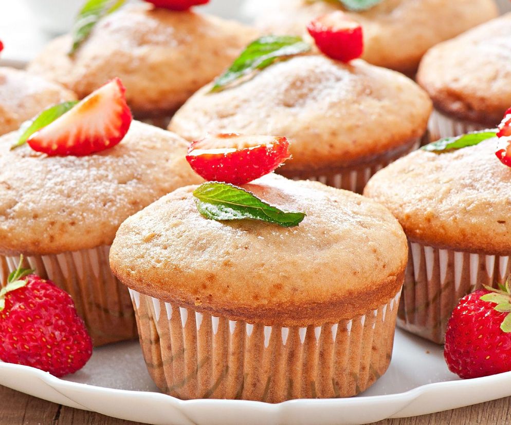 proste muffiny z truskawkami