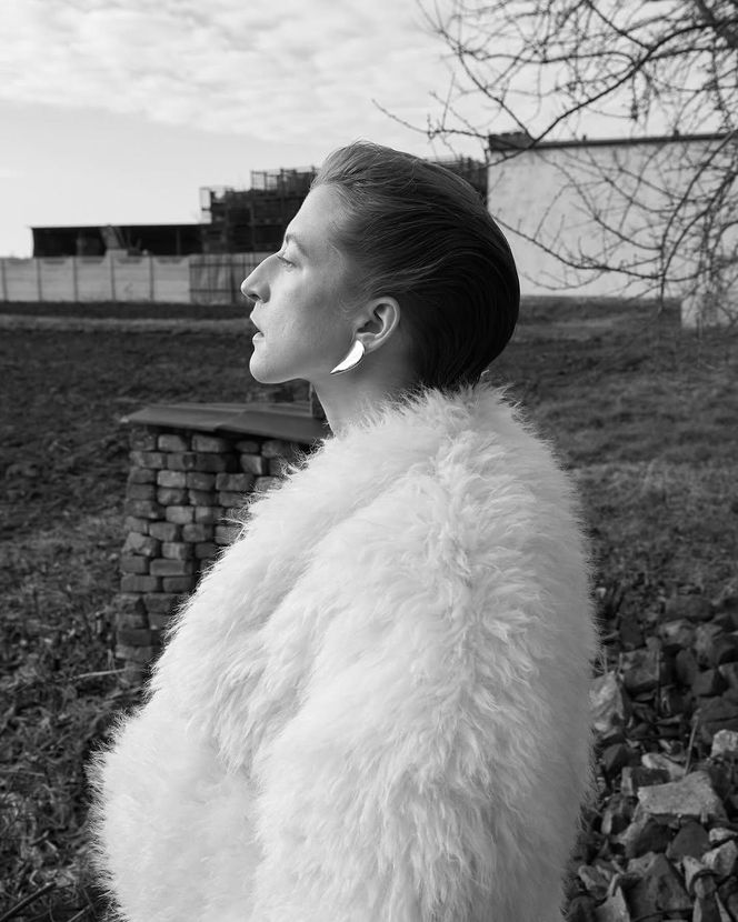 Lara Gessler w odważnej sesji do "Issue"