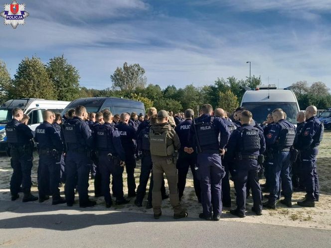 "Są przerażeni". W rodzinnej miejscowości Bartłomiej Blacha roi się od policjantów. 34-latek nadal na wolności