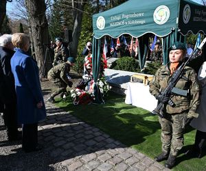 Po 80 latach pochowali ich z honorami. Bohaterscy żołnierze spoczęli na Cmentarzu Wojennym w Kołobrzegu