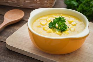 Zupa z kukurydzy z czosnkiem: pomysł na pyszny obiad
