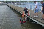 Płetwonurkowie oczyszczali plaże w Iławie. W wodzie masa śmieci
