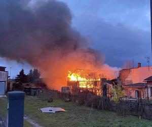 Pożar budynków gospodarczych w Dąbrowie Górniczej